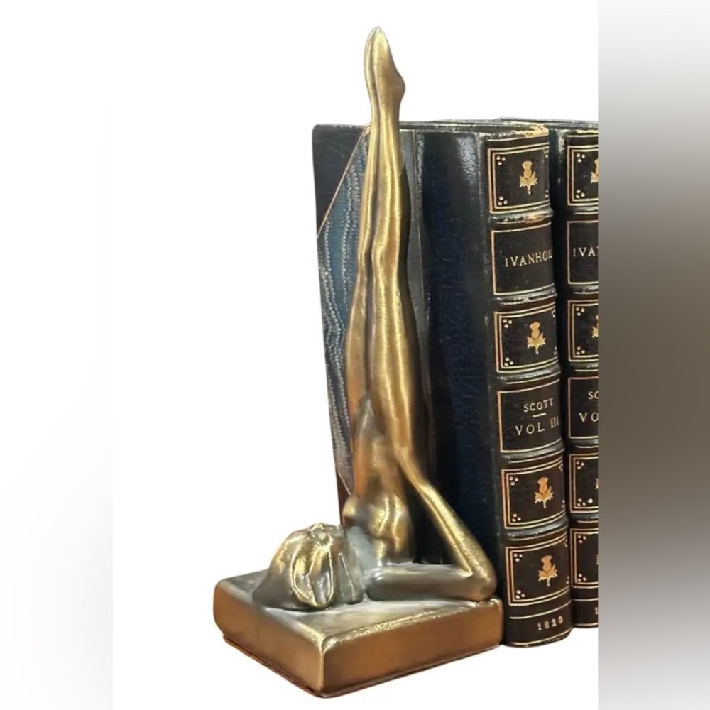 Vintage Elegant Bronze Sculpture Art Deco Book End